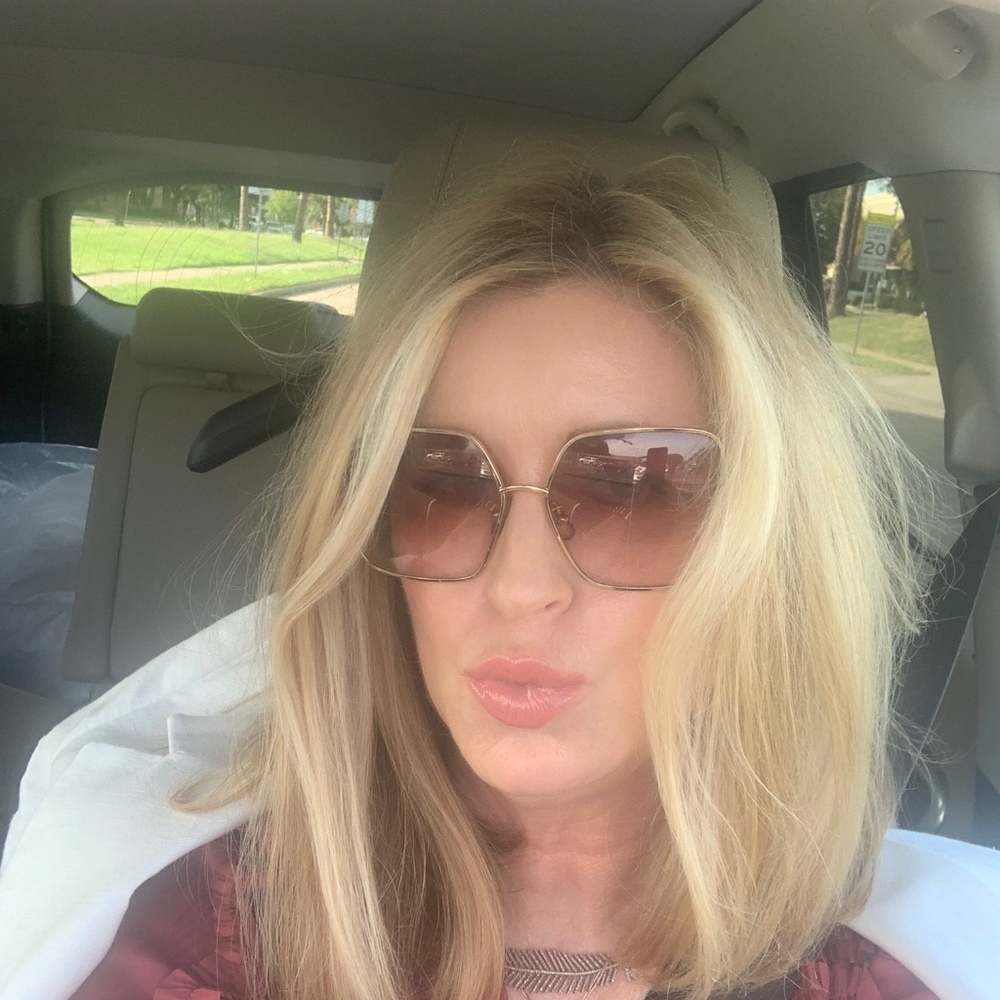 Meet your Posher, Monica